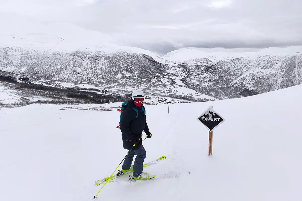 Skiing in Myrkdalen
